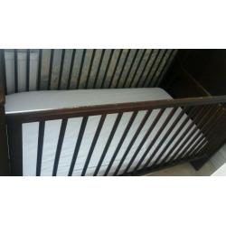 Dark wood cot bed