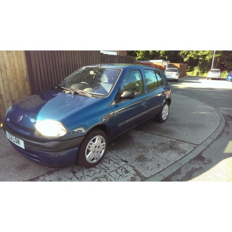 2000 renault clio bargain