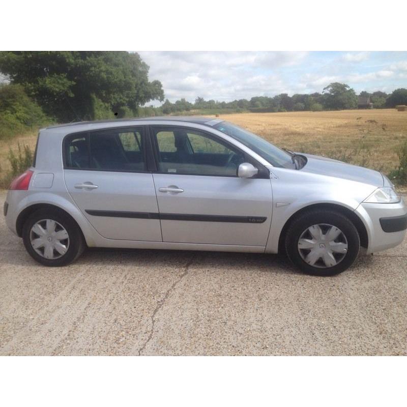 RENAULT MEGANE 1.6 5dr 2005(05)