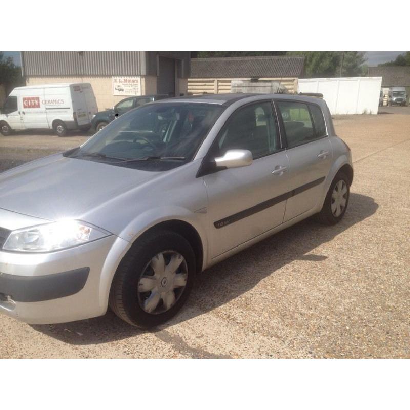 RENAULT MEGANE 1.6 5dr 2005(05)