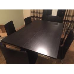 Dining table with 6 matching chairs