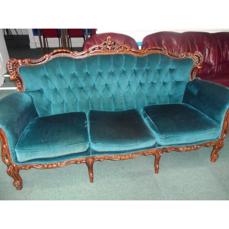 SOFA SET THREE SEATER & TWO SINGLE ARMCHAIRS WOOD ARMREST & BASE COMFY MOVING HOUSE ECCLES M30 0WA