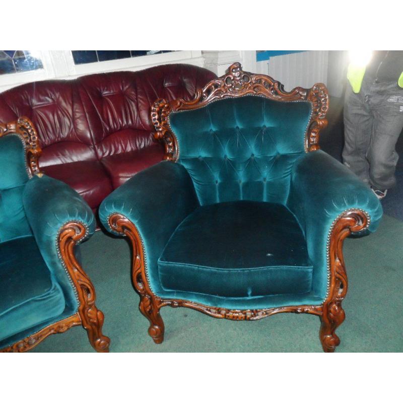 SOFA SET THREE SEATER & TWO SINGLE ARMCHAIRS WOOD ARMREST & BASE COMFY MOVING HOUSE ECCLES M30 0WA