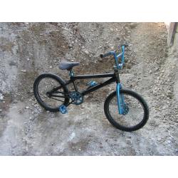 custom black and blue mongose bmx bike