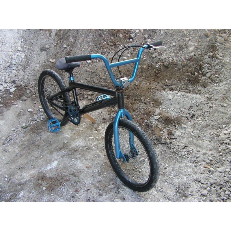 custom black and blue mongose bmx bike