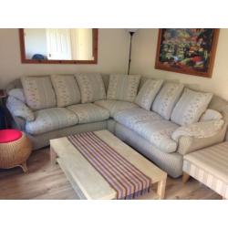 CORNER SUITE in very good condition