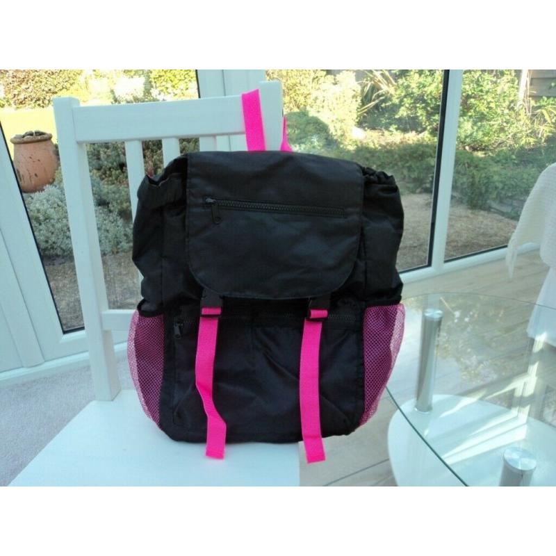 BACKPACK SPORTS BAG HIKING RUCKSACK / GYM BAG / CAMPING - BRAND NEW - FITNESS & GYM.